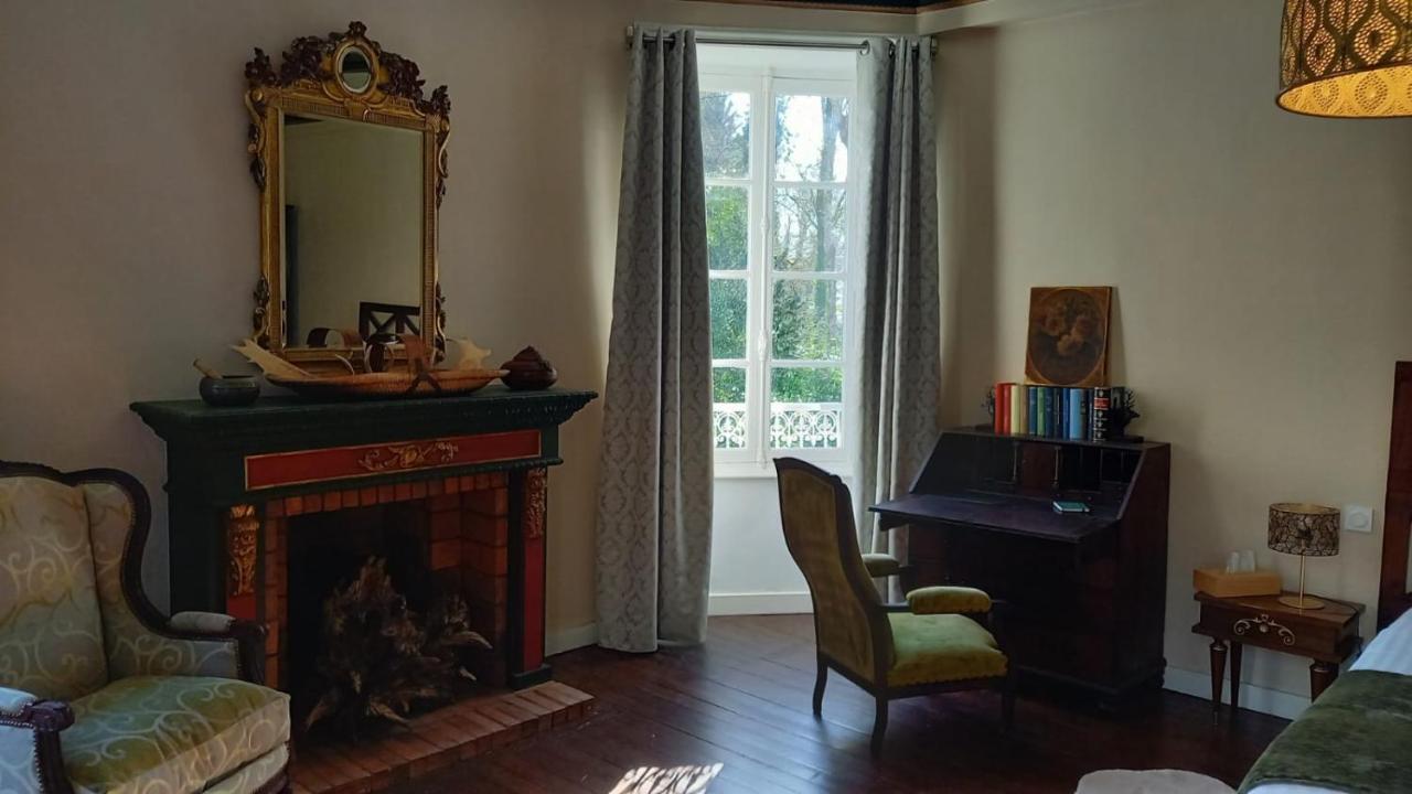 ホテル La Lande Pleyber-Christ エクステリア 写真